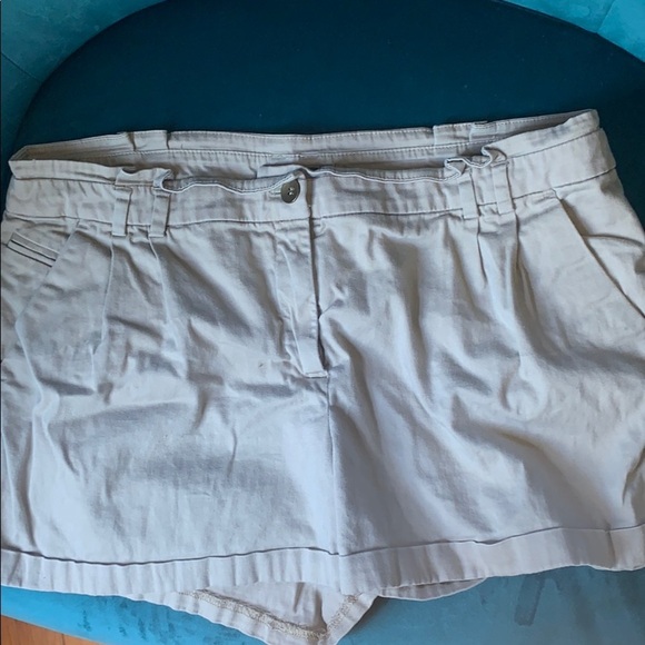 H&M•SHORTS - Picture 3 of 5